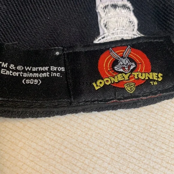 Looney Tunes Black Hat/Adult - Picture 4 of 4
